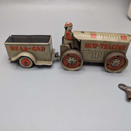 Tin plate wind - toy, tractor
