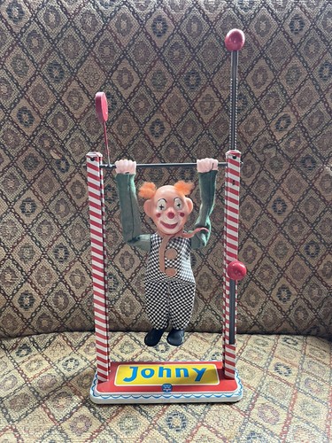 Vintage johny clown acrobat - vintage,