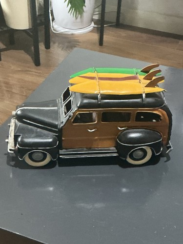 Tin plate estate car - tin,