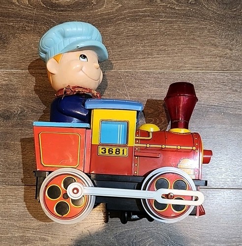 Vintage tin plate train - plate,